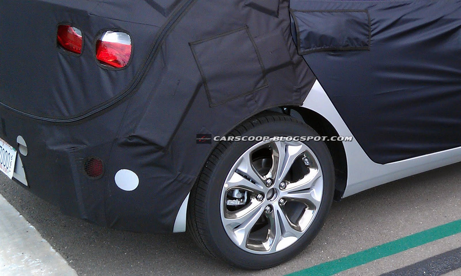 2013-Hyundai-Elantra-Touring-8.jpg : [현대] 아반떼MD 헤치백 모델 - 스파이샷(사진)