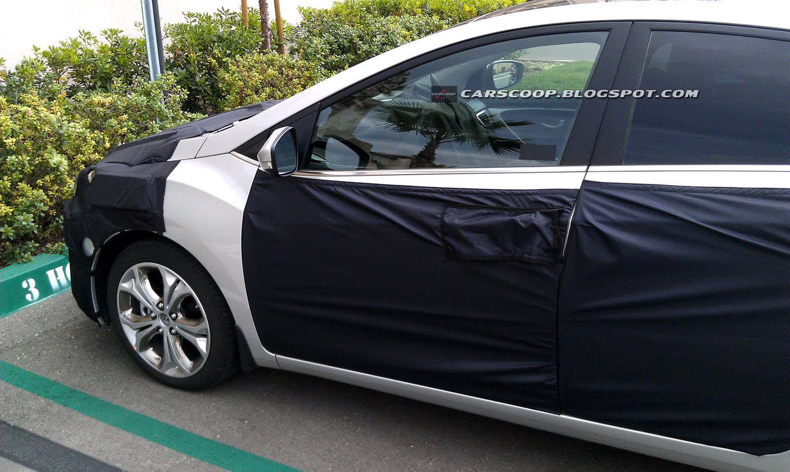 2013-Hyundai-Elantra-Touring-3.jpg : [현대] 아반떼MD 헤치백 모델 - 스파이샷(사진)